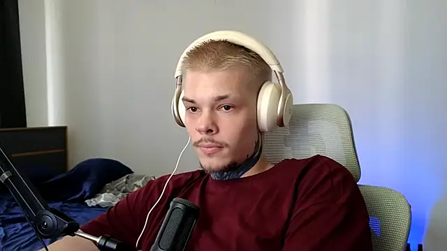 DENIS_HERE Live XXX Chat