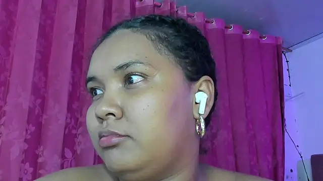 Chat XXX en directo de Evelyn_A