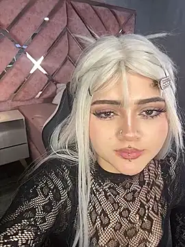 Chat XXX en directo de lya_nekko_