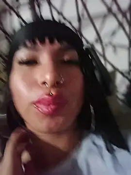 MeelFox live XXX chat