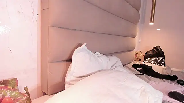 XXX chat uživo modela IsabelaStefano