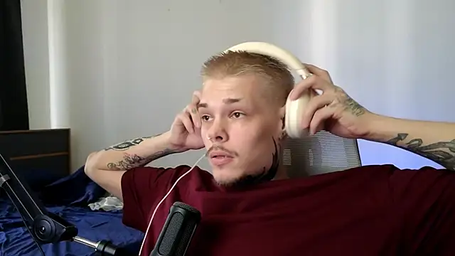 DENIS_HERE's Live XXX Chat
