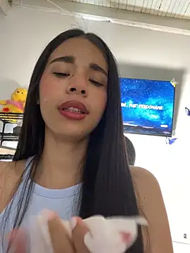 Czat XXX na żywo – Milleradhara24