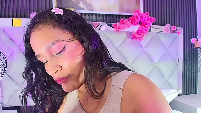 Sara_Chanel_'s Live XXX Chat