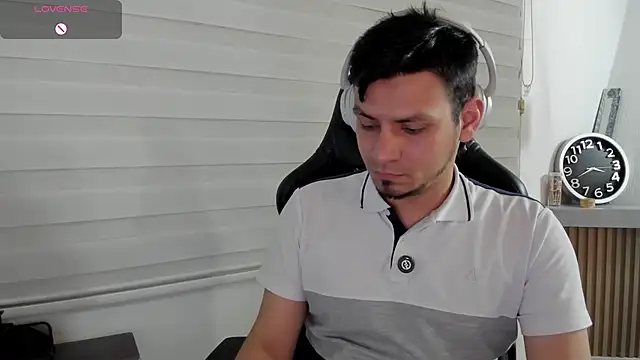 XXX chat uživo modela Rick_Adams