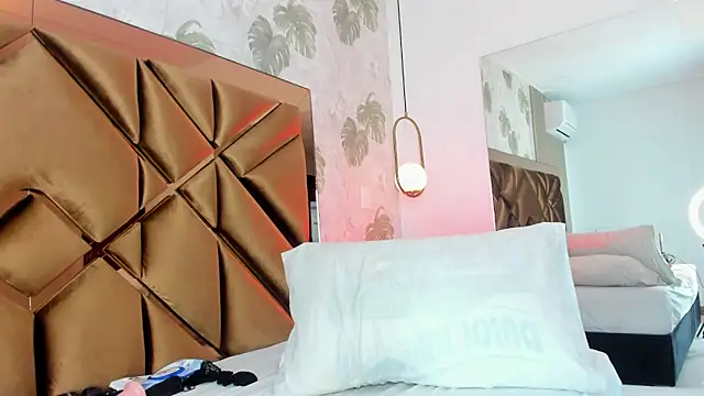 دردشة Alexa-Lynx الجنسية المباشرة