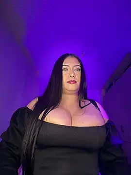 Chatroom XXX en direct de cami_ortiz__