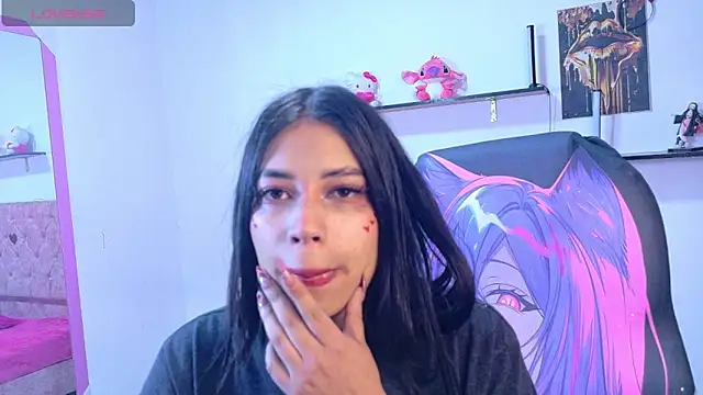 AryahMoonn Adlı Modelin Canlı XXX Sohbeti