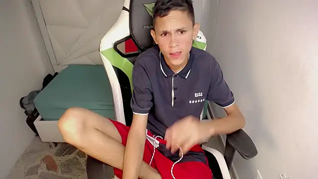 sombra_18 live XXX chat