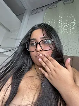 virginbrunette99's Live XXX Chat