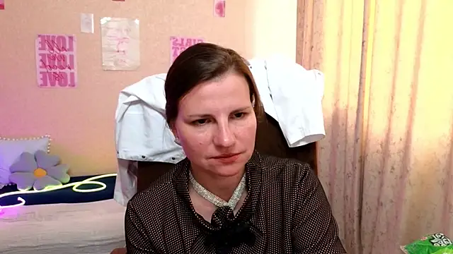 XXX chat uživo modela Mirabelle_Velvet