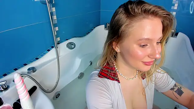دردشة AnnLevine الجنسية المباشرة