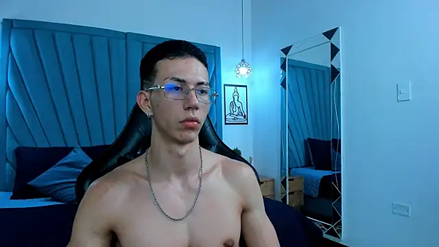 OliverThompsonJS Live XXX Chat