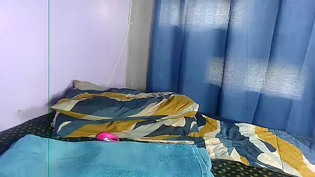 CurvyLara 现场XXX聊天