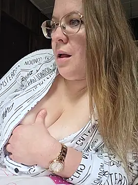 BustyLanaX Chat XXX live