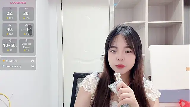 hellokiki99's Live XXX Chat
