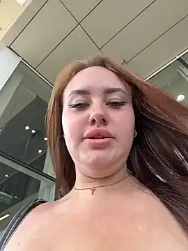 Chat XXX en directo de KiraSunshine