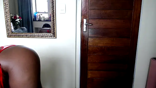 FitSelina66's Live XXX Chat