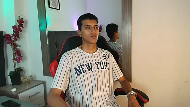 XXX chat uživo modela Alan_Colthon