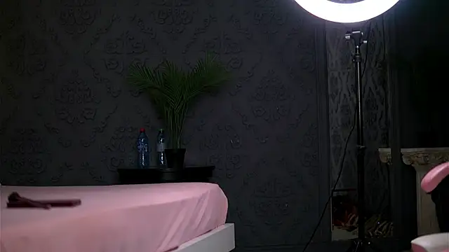 BrattyScarlet's Live XXX Chat