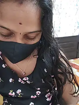 Tamil-Ayanika's Live XXX Chat