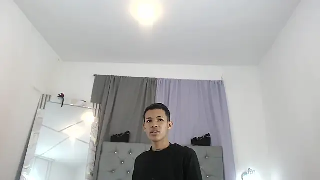 PhillipCox's Live XXX Chat