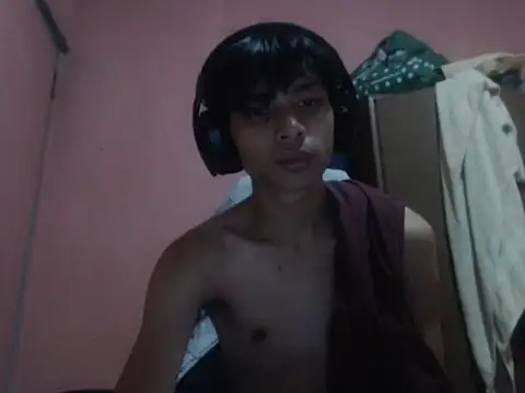 Kyoshi_19 Adlı Modelin Canlı XXX Sohbeti