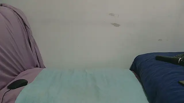 sluttylaura21のライブXXXチャット