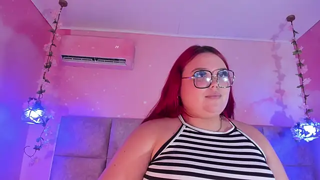 Lushi_Love élő XXX-chatje
