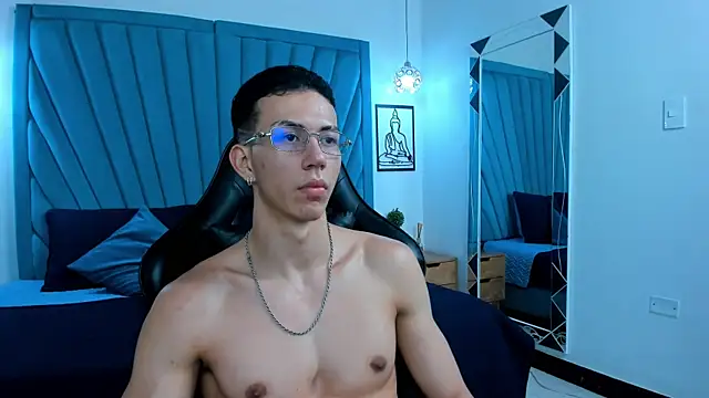 OliverThompsonJS Live XXX-Chat