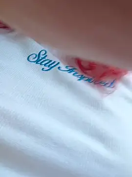 -Straycat-'s Live XXX Chat
