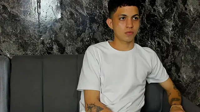 cameron_lux77 Chat XXX in diretta
