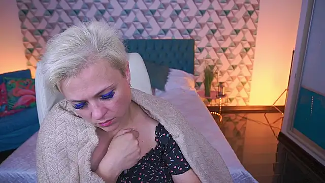 CrystalVibe's Live XXX Chat
