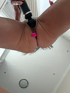 Hott_Lolla Adlı Modelin Canlı XXX Sohbeti
