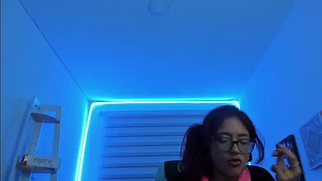 Sara_Red_X's Live XXX Chat