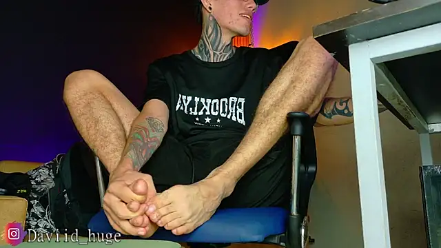 Czat XXX na żywo – david_huge