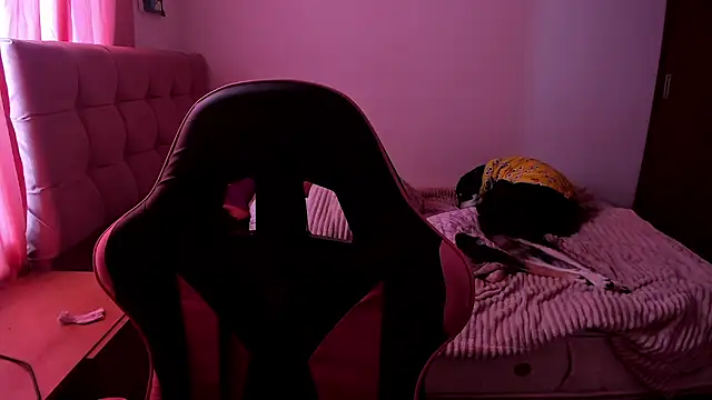 Bellacatx Adlı Modelin Canlı XXX Sohbeti