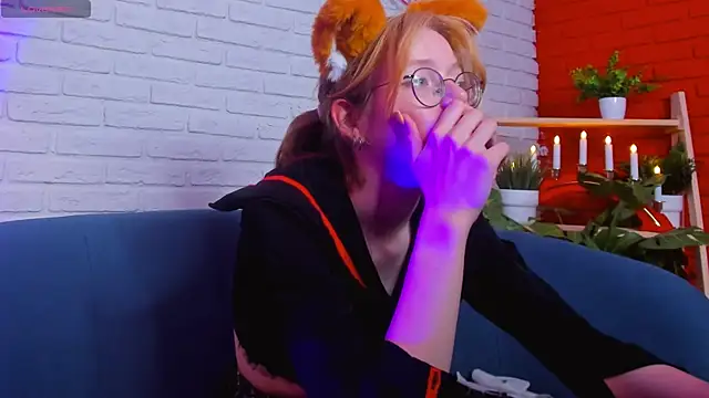 Chat XXX en directo de FoxxyyPolly