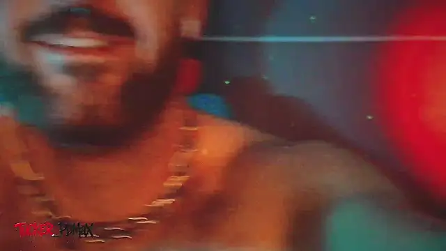 XXX chat uživo modela Tucker_pdmax