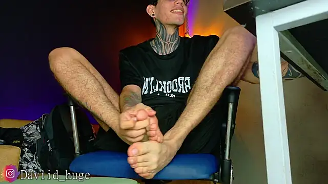 david_huge Live XXX Chat