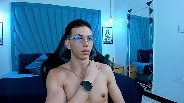 OliverThompsonJS Live XXX Chat