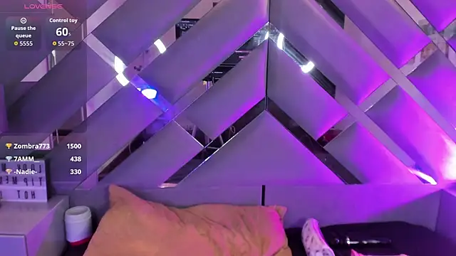 צ'אט XXX בשידור חי של star_xmoonx