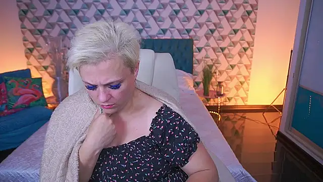 Chatroom XXX en direct de CrystalVibe