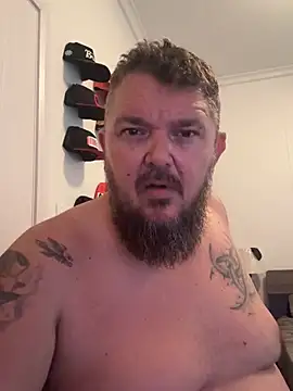 TatooedBear's Live XXX Chat