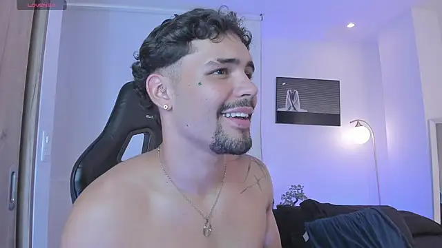 justin_lenox Chat XXX in diretta