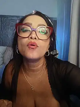 XXX chat uživo modela Yameil
