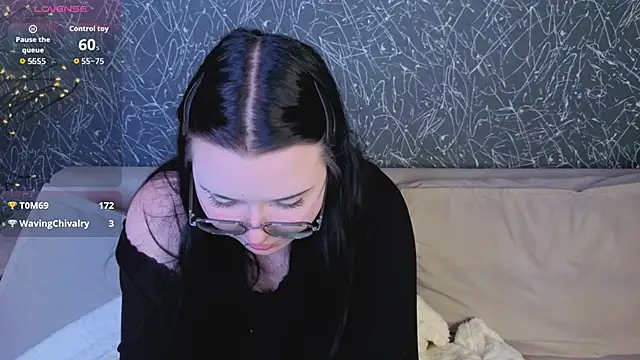 Chat XXX en directo de Kira_G0ld