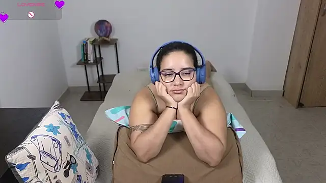blue__moon_'s Live XXX Chat