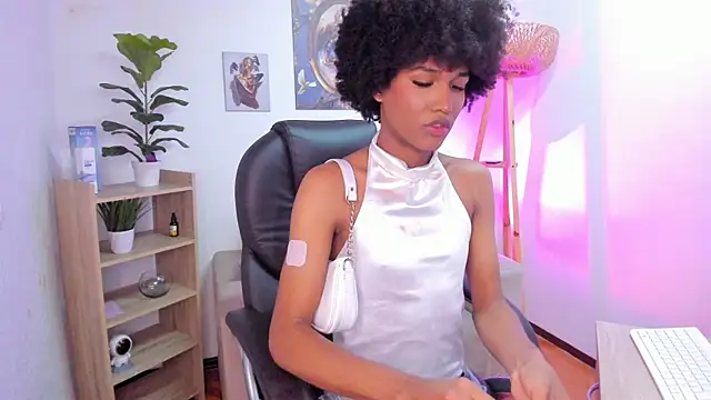 Show de NaomiSaenz_ na webcam