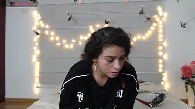 Sarabubbie Adlı Modelin Canlı XXX Sohbeti